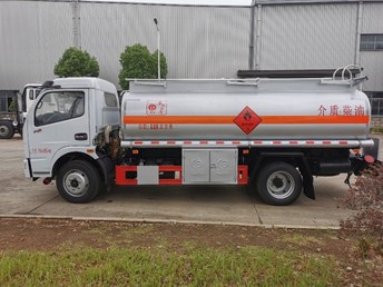 東風八噸油罐車 多噸位選擇，分期無憂，包上戶一站式服務