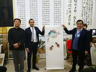 中名聯(lián)和索馬里駐華大使阿瓦萊阿里庫拉內(nèi)甘當(dāng)中國(guó)文化國(guó)際傳播橋梁